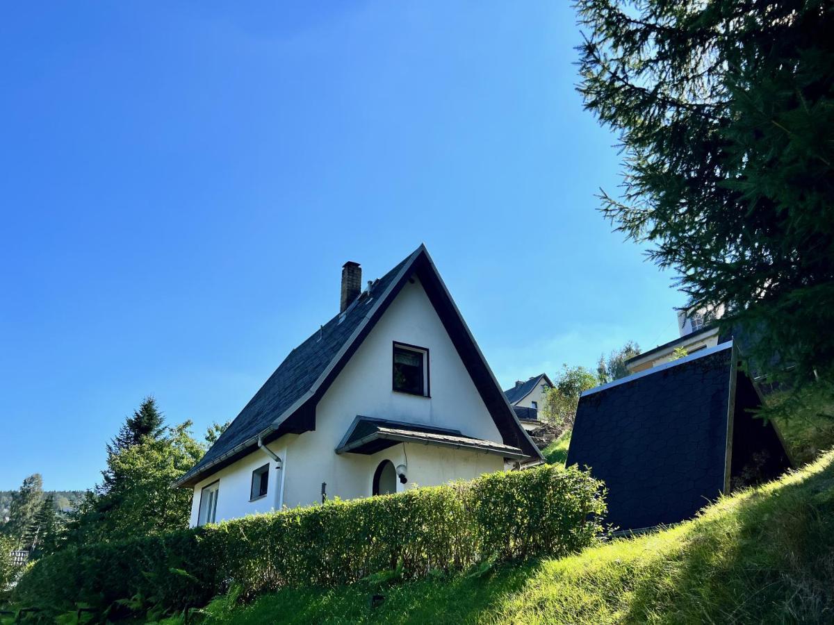 Urige Berghuette Mit Kamin Und Sauna Im Erzgebirge Nahe Schwarzwassertal Pobershau Exterior photo